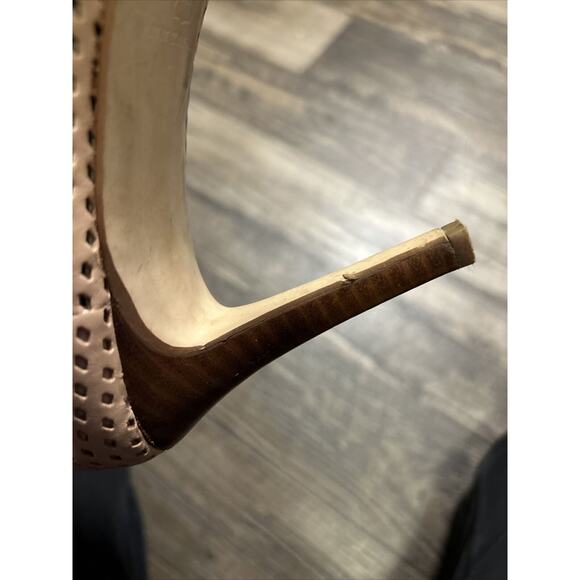 Ann Taylor Nude Leather Perforated Heels, Size 10, Almond Toe - Picture 4 of 7